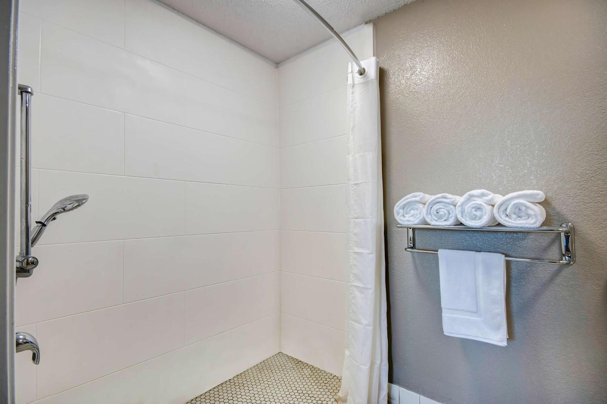 Motel 6 Columbus Oh - Osu North Exteriör bild